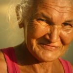 How to care for care for your neck and chest to prevent sagging